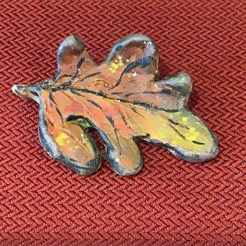Art to wear brooch pen Handmade signed P Reagan 77 Beautiful fall leaf